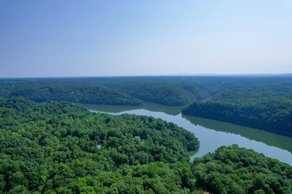 1678 Four Seasons Drive Smithville TN 37166