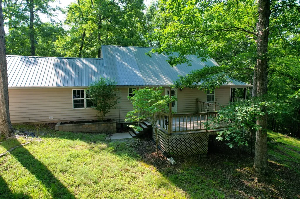 1678 Four Seasons Drive Smithville TN 37166