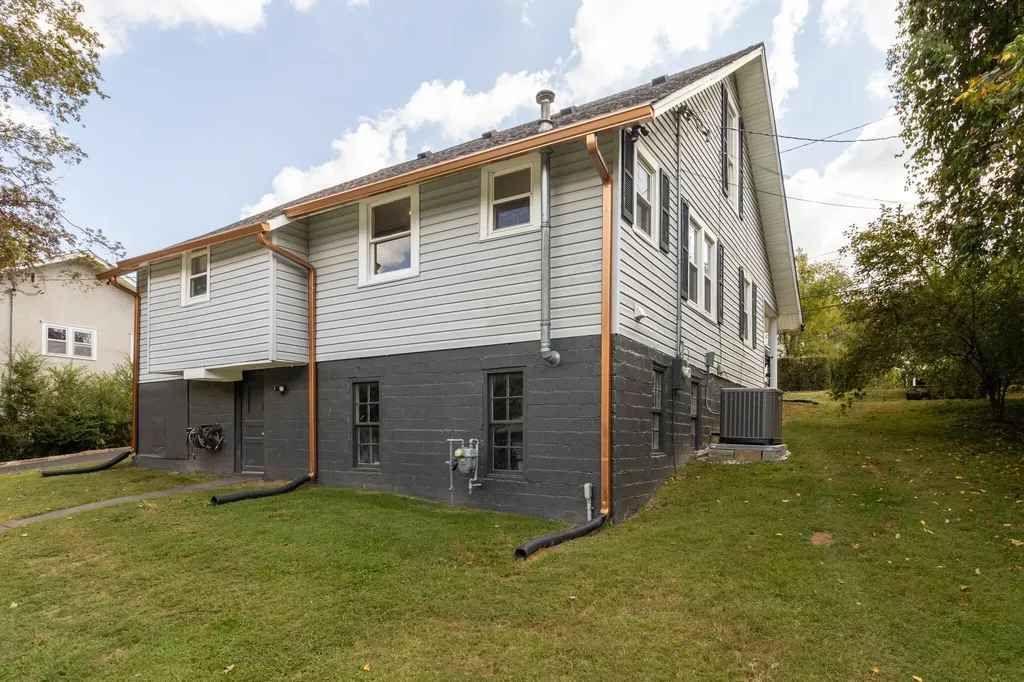 430 Center Avenue Dickson TN 37055