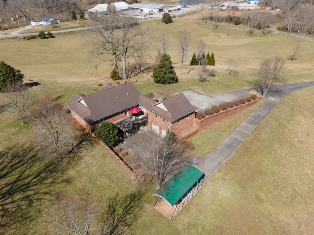 845 Mcminnville Highway Sparta TN 38583