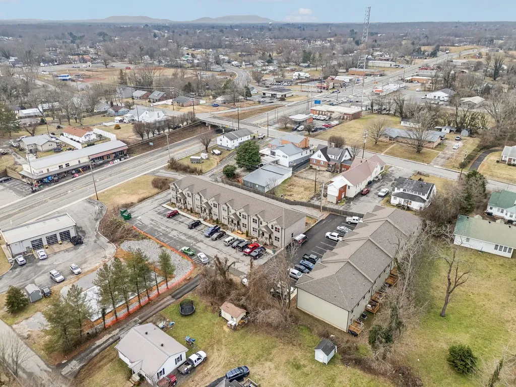 122 W Broad Street Smithville TN 37166