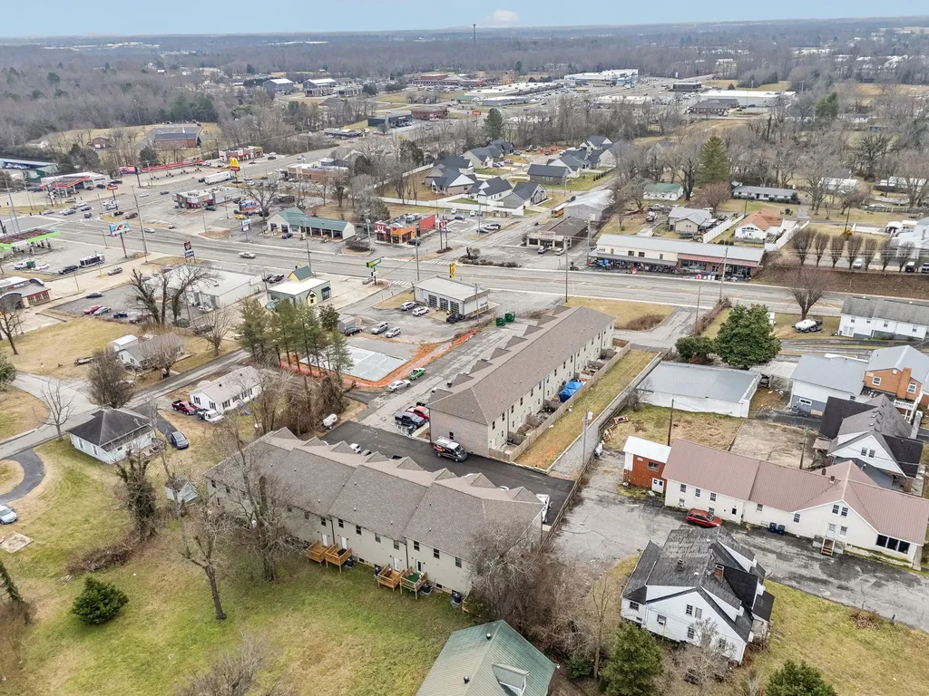 122 W Broad Street Smithville TN 37166