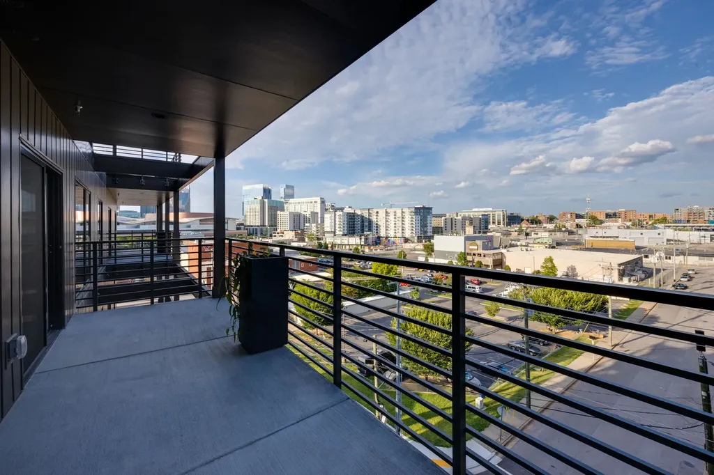 635 7th Ave, S Nashville TN 37203