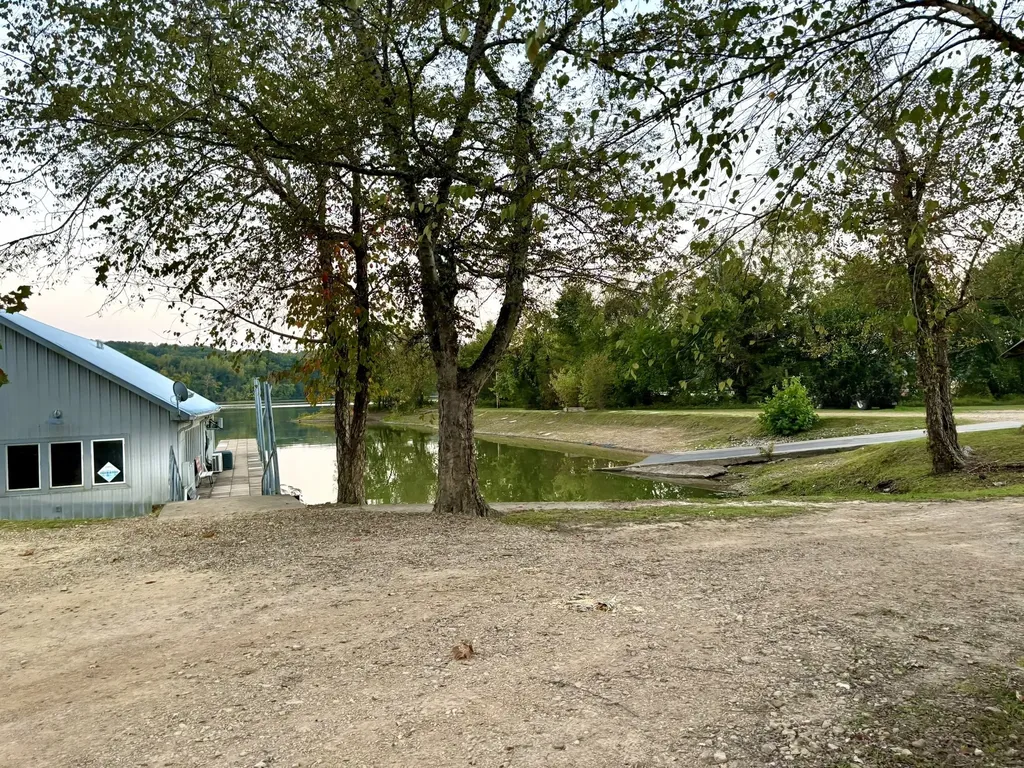 9828 Clydeton Road Waverly TN 37185