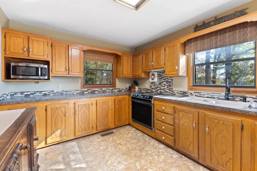 9828 Clydeton Road Waverly TN 37185