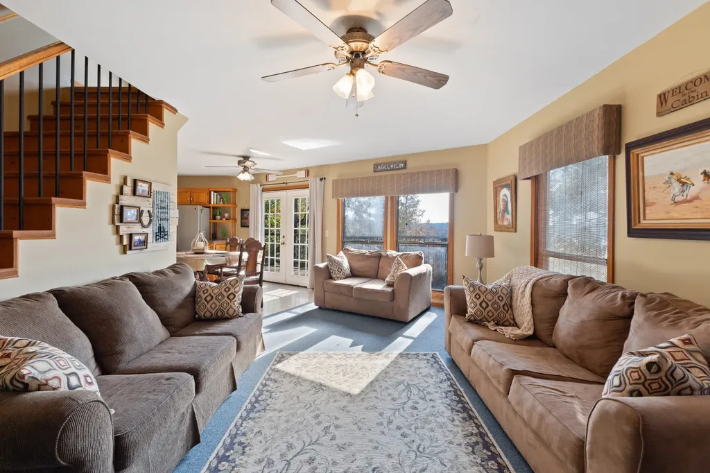 9828 Clydeton Road Waverly TN 37185