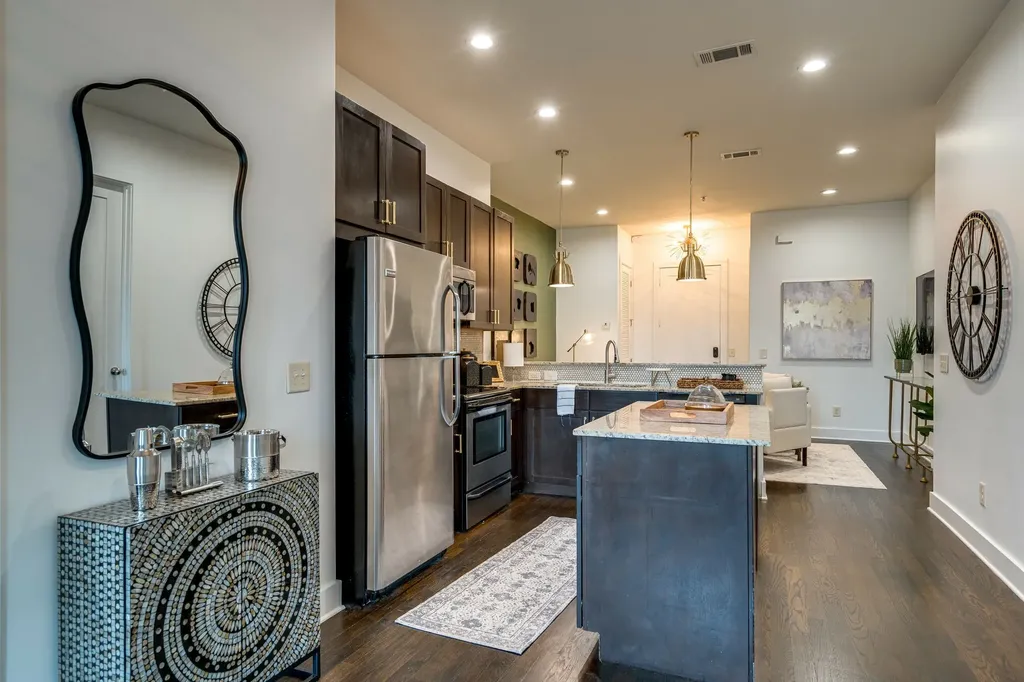 210 30th Ave, N Nashville TN 37203