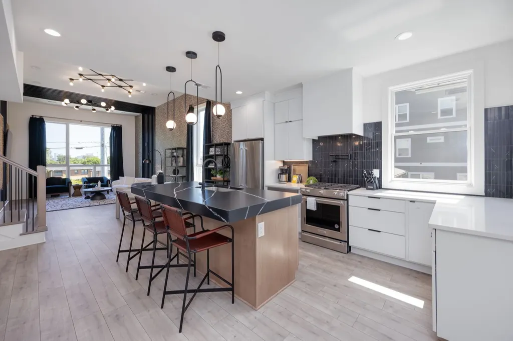 1007 Summit Avenue Nashville TN 37203