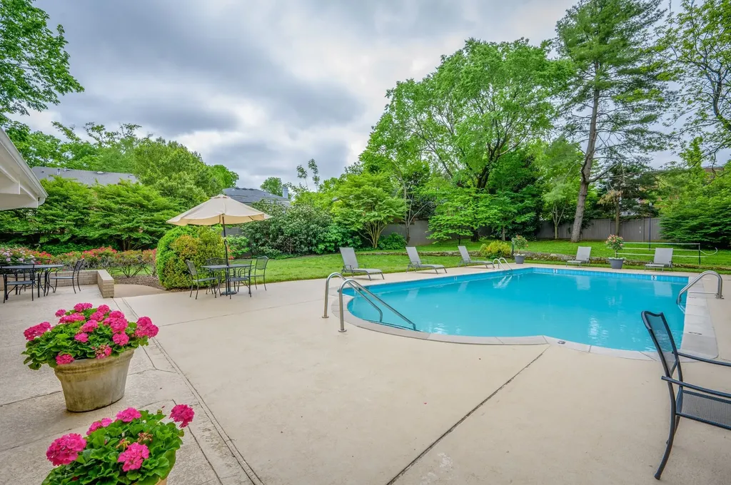 105 Leake Avenue Nashville TN 37205