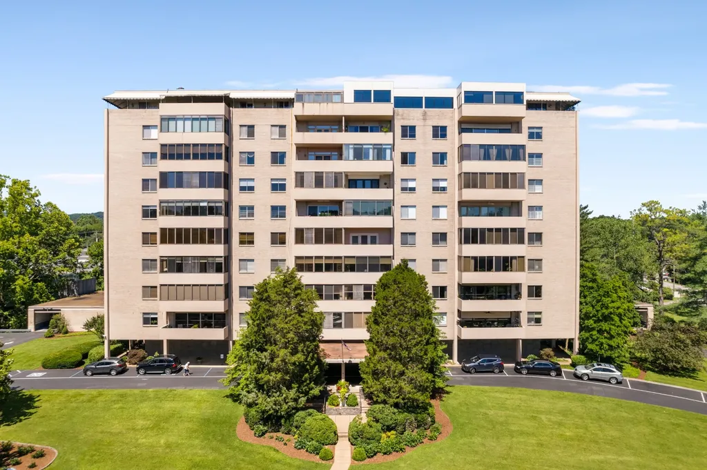 105 Leake Avenue Nashville TN 37205