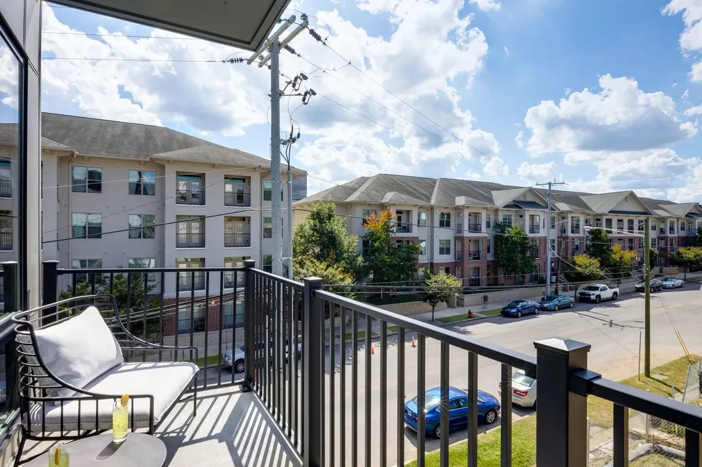 303 31st Ave, N Nashville TN 37203