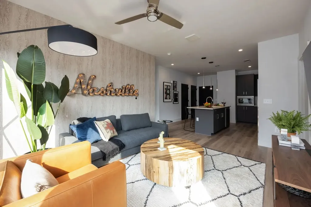 303 31st Ave, N Nashville TN 37203