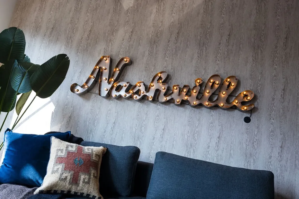 303 31st Ave, N Nashville TN 37203