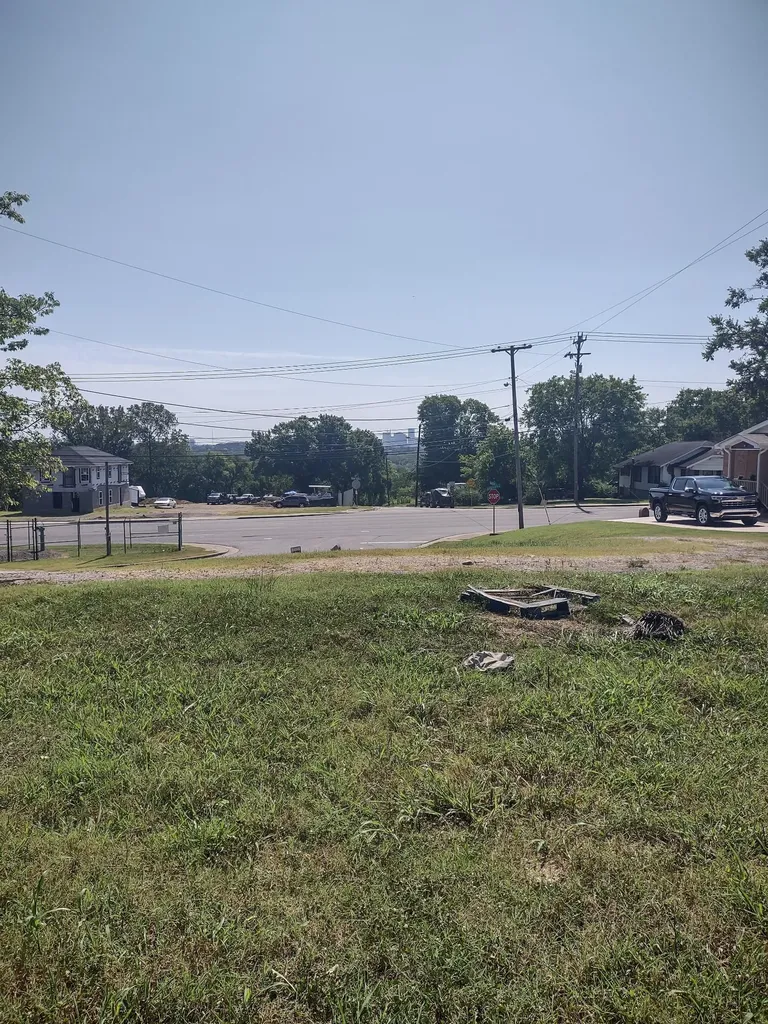 2307 Mattie Street Nashville TN 37218