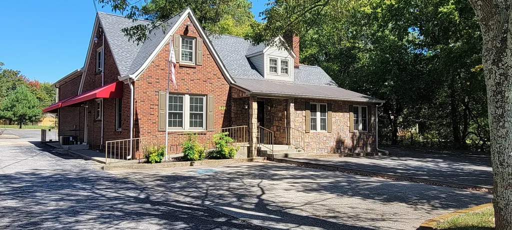 2416 Memorial Boulevard Springfield TN 37172
