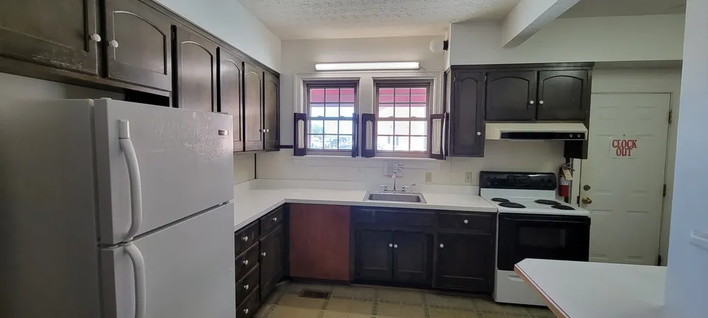 2416 Memorial Boulevard Springfield TN 37172