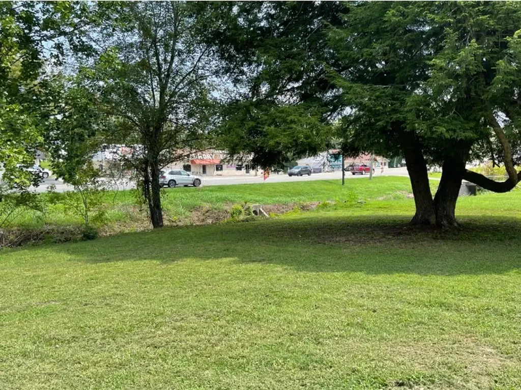 481 W Broad Street Smithville TN 37166