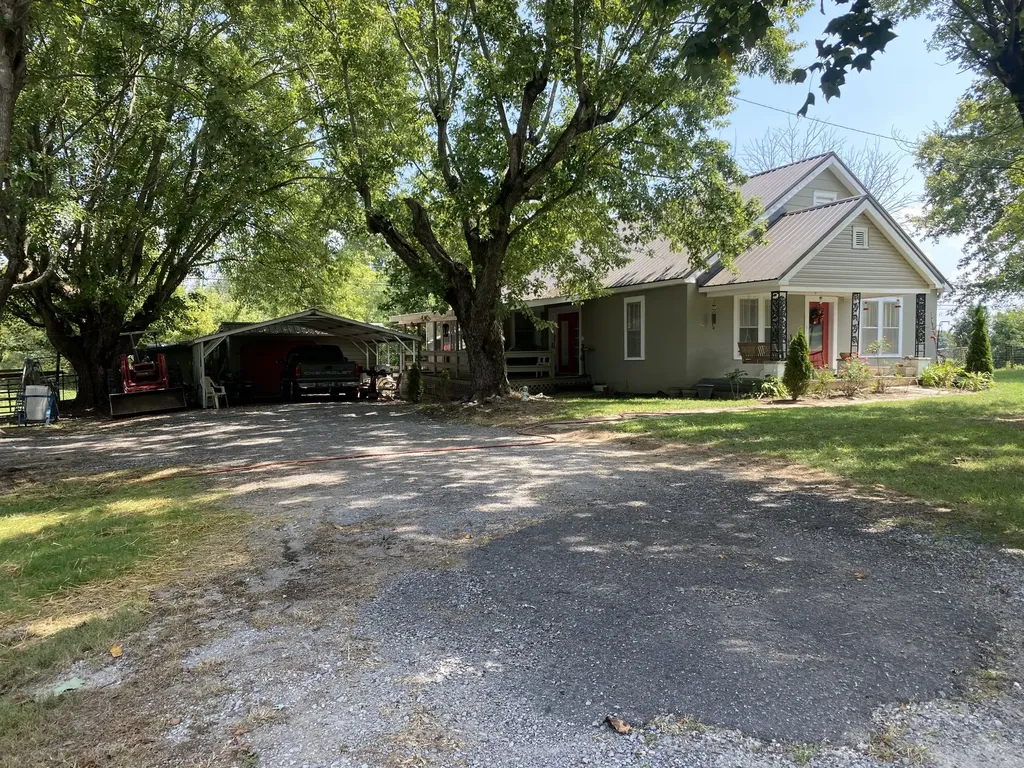 691 Hodges Bridge Road Doyle TN 38559
