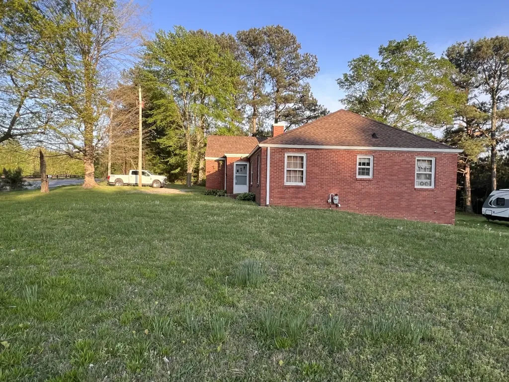 820 Rossview Road Clarksville TN 37043