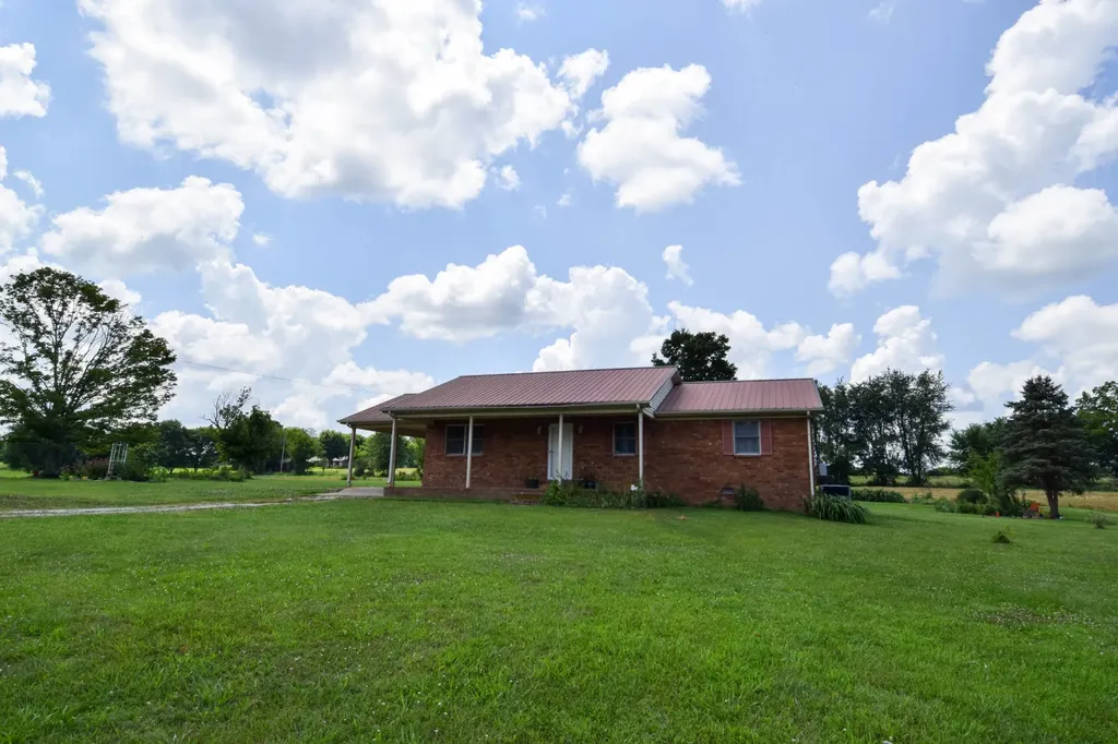 135 Old Hwy 52w Portland TN 37148