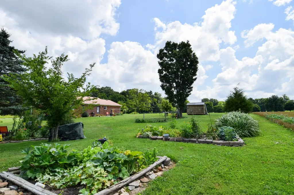 135 Old Hwy 52w Portland TN 37148