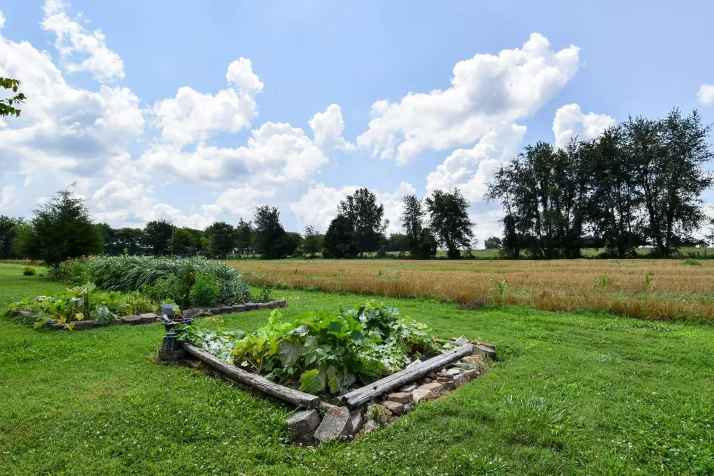 135 Old Hwy 52w Portland TN 37148