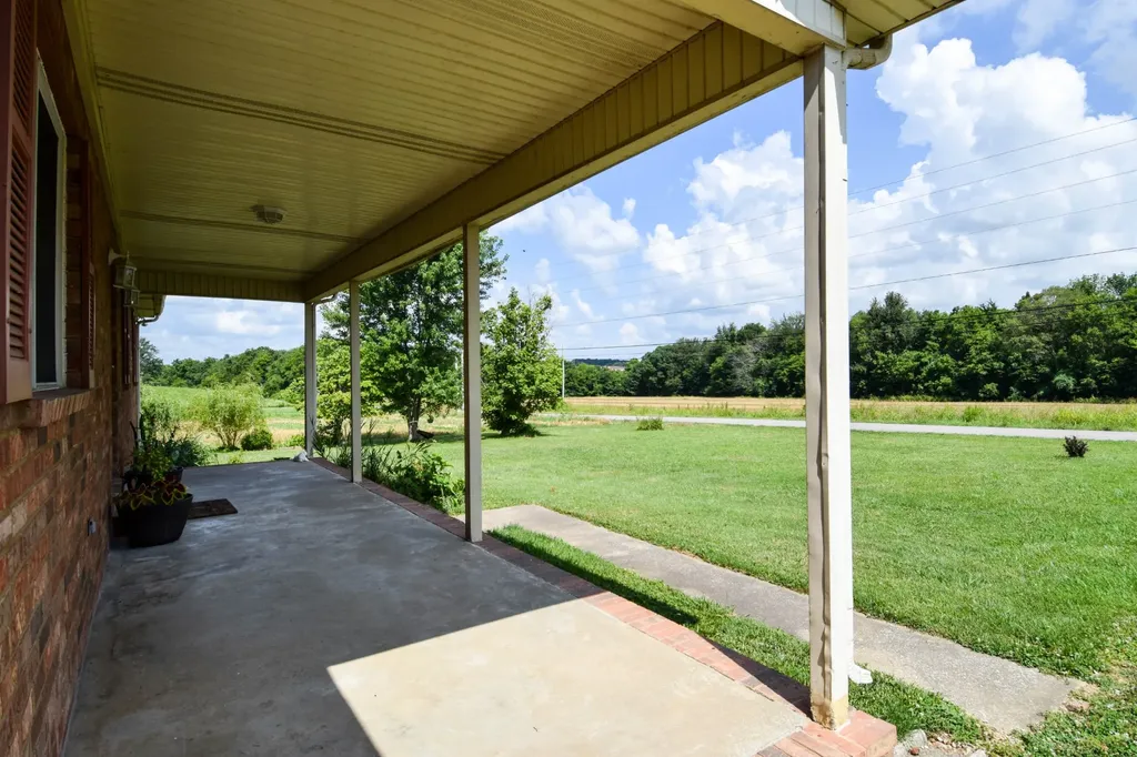 135 Old Hwy 52w Portland TN 37148