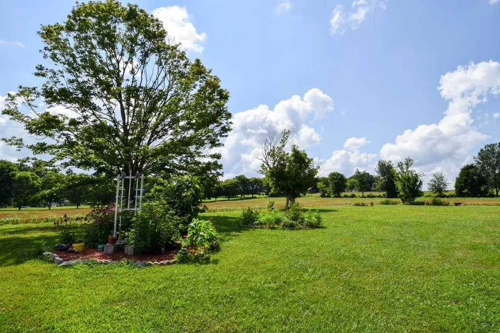 135 Old Hwy 52w Portland TN 37148