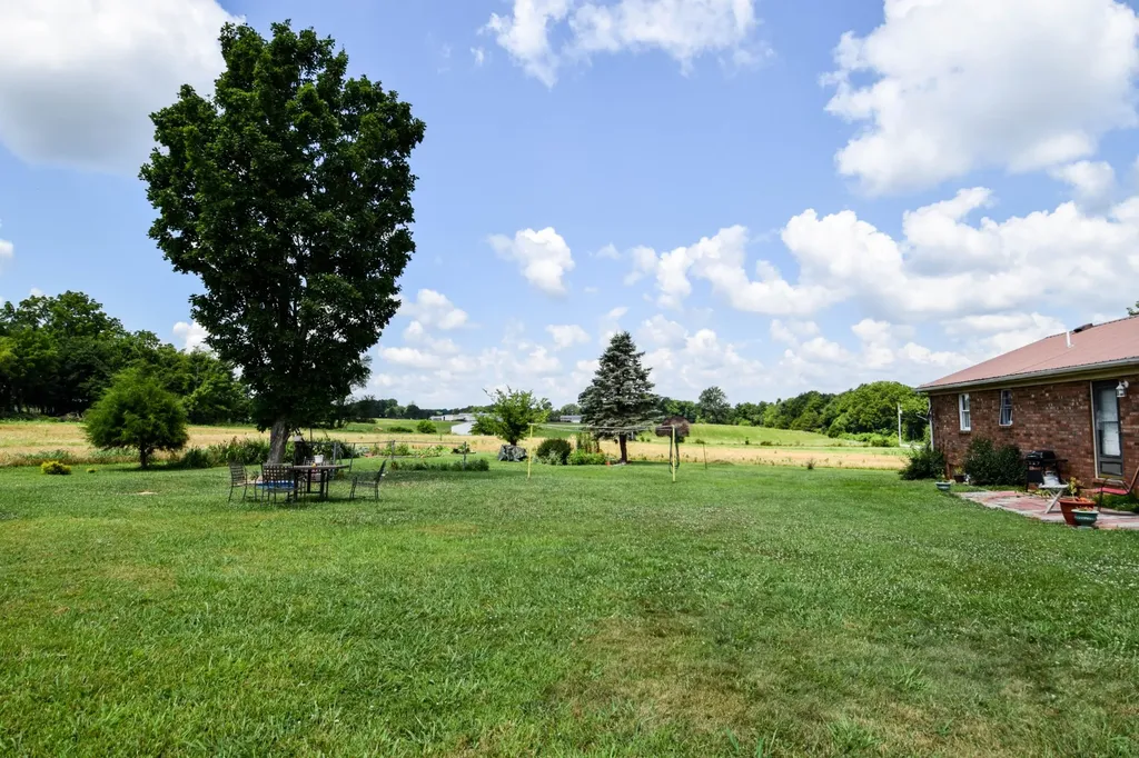 135 Old Hwy 52w Portland TN 37148