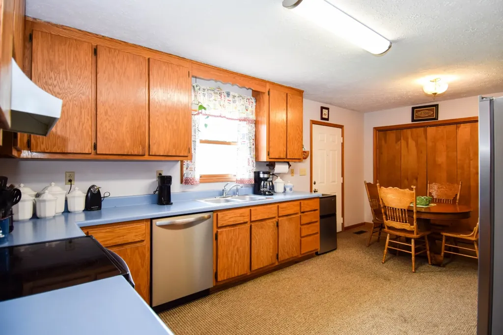 135 Old Hwy 52w Portland TN 37148