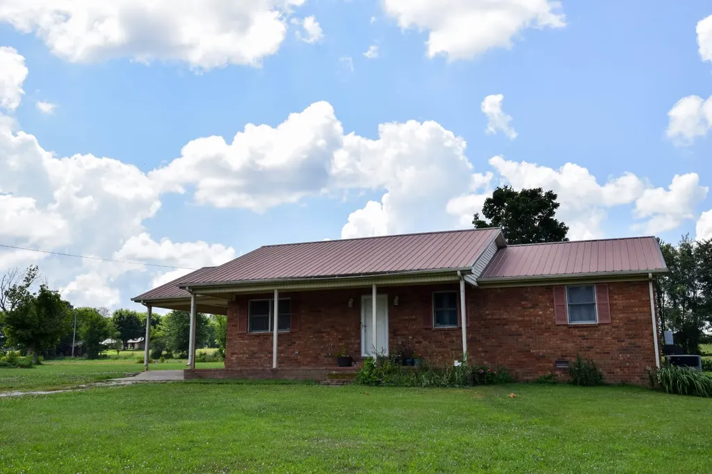 135 Old Hwy 52w Portland TN 37148