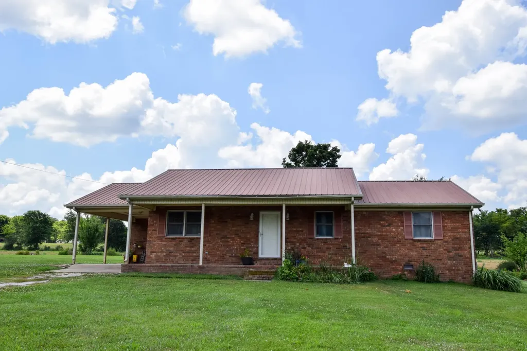 135 Old Hwy 52w Portland TN 37148