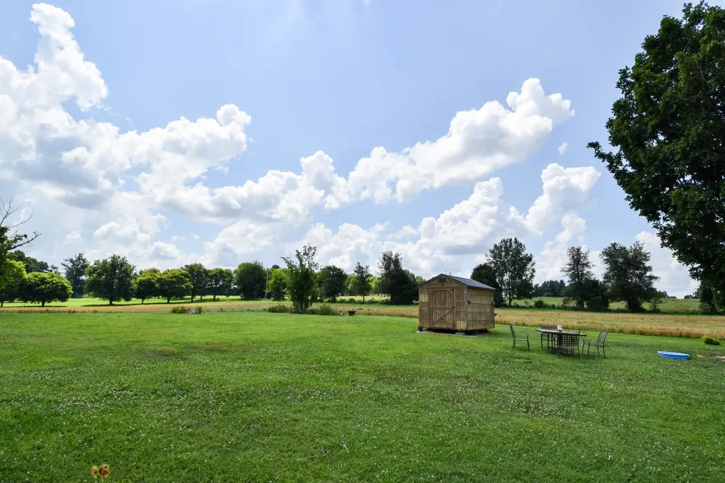 135 Old Hwy 52w Portland TN 37148