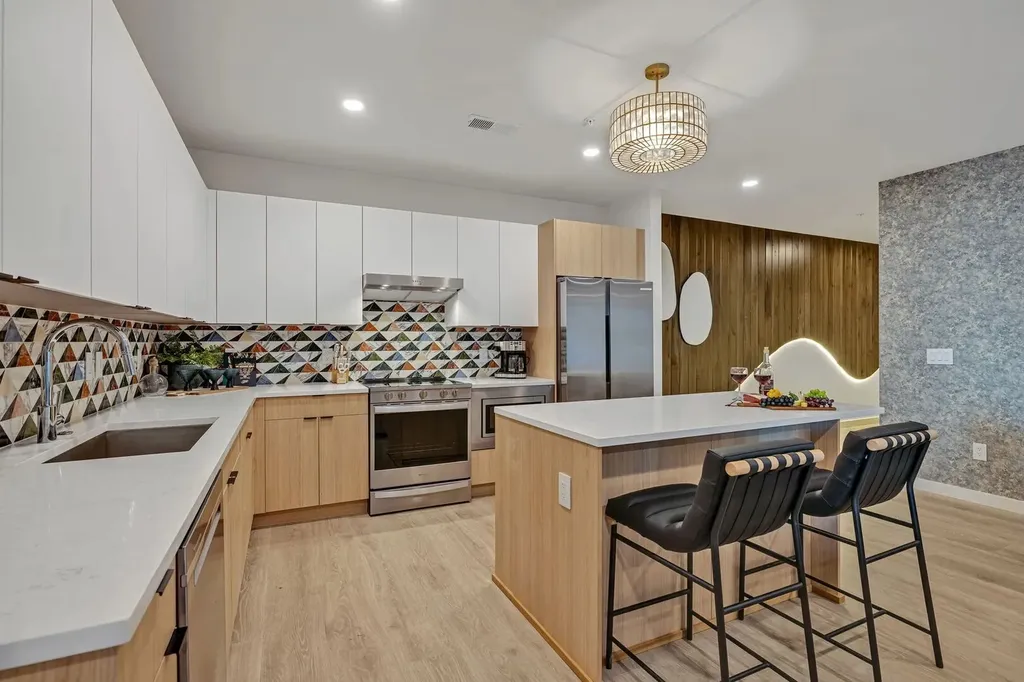 635 7th Ave, S Nashville TN 37203