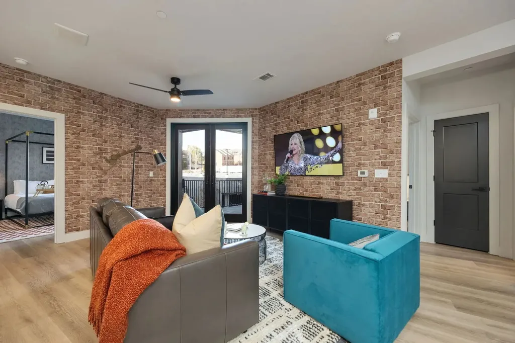 303 31st Ave, N Nashville TN 37203