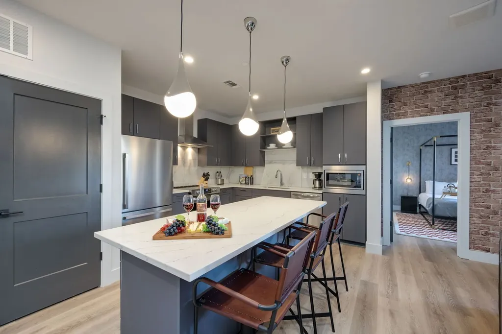 303 31st Ave, N Nashville TN 37203