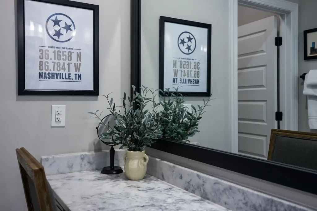 1009A 12th Ave, S Nashville TN 37203