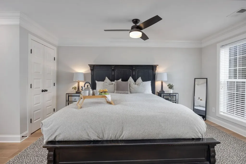 1009A 12th Ave, S Nashville TN 37203