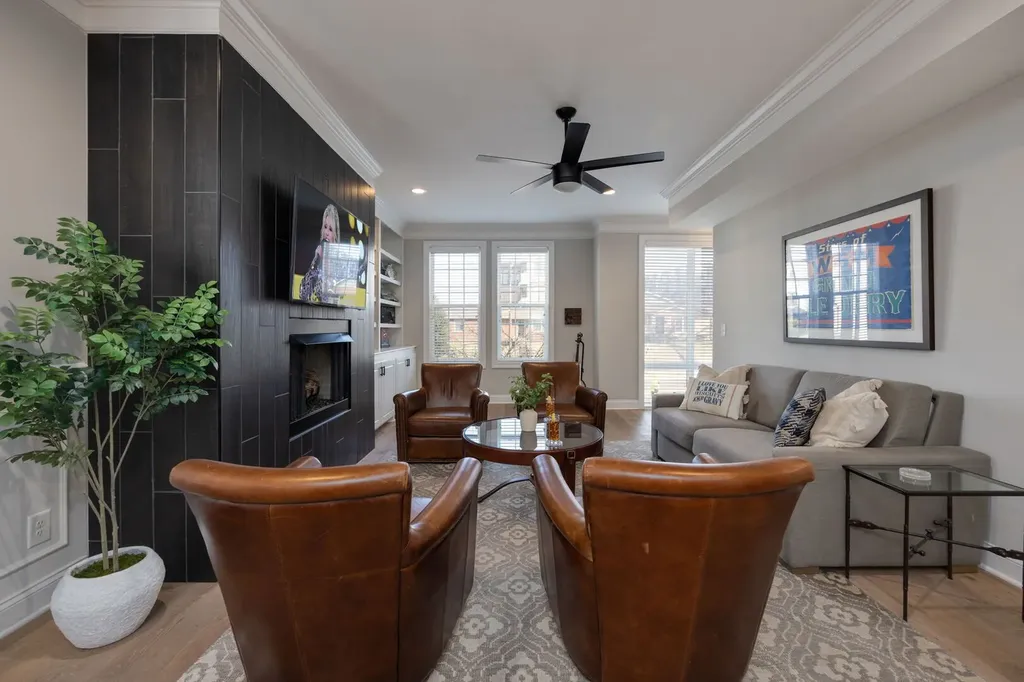 1009A 12th Ave, S Nashville TN 37203