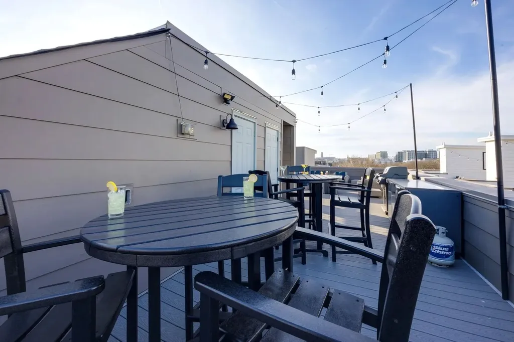 1009A 12th Ave, S Nashville TN 37203