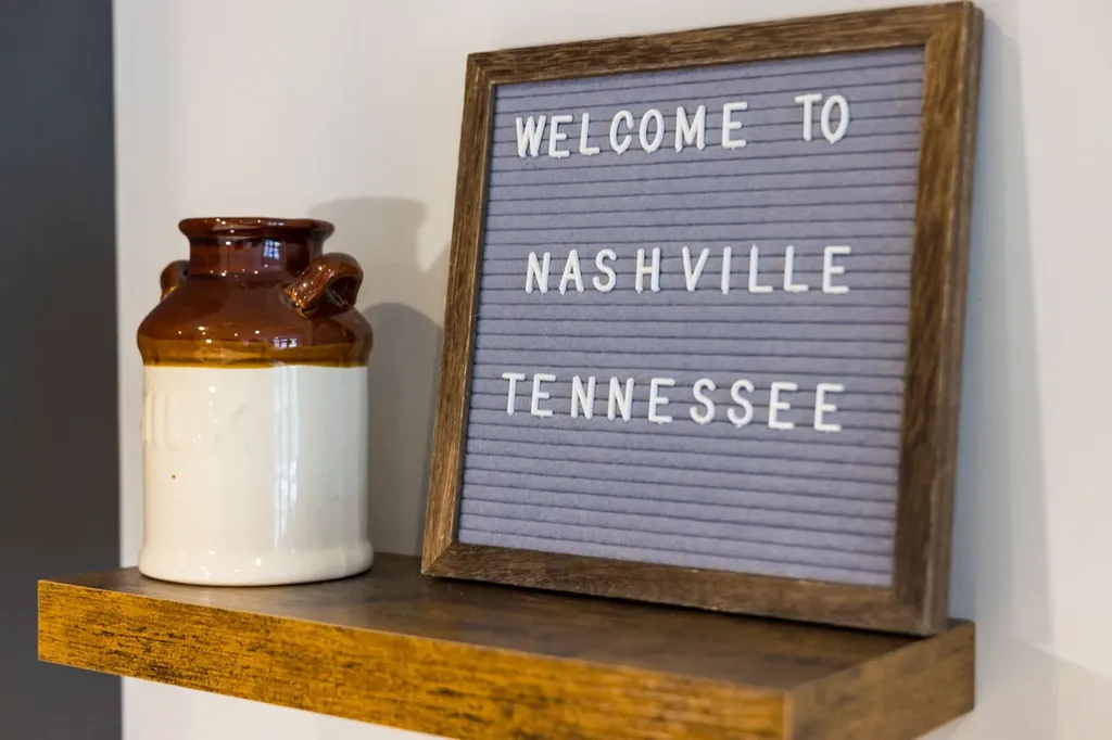 303 31st Ave, N Nashville TN 37203