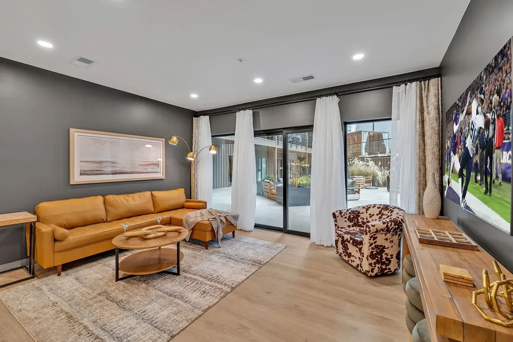 635 7th Ave, S Nashville TN 37203