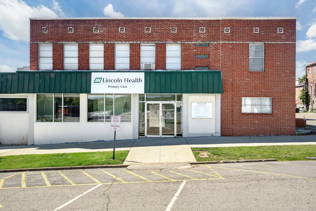 207 Elk Ave, S Fayetteville TN 37334