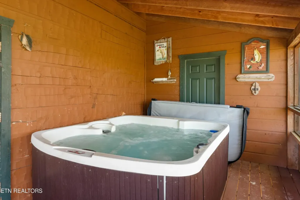 4388 Carolina Cove Way Pigeon Forge TN 37863