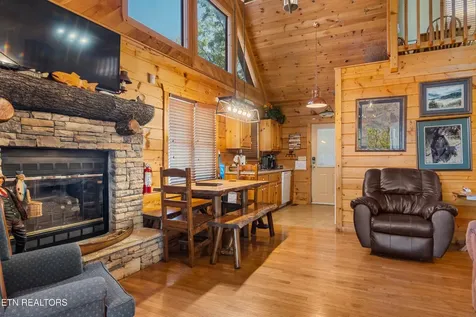 4388 Carolina Cove Way Pigeon Forge TN 37863