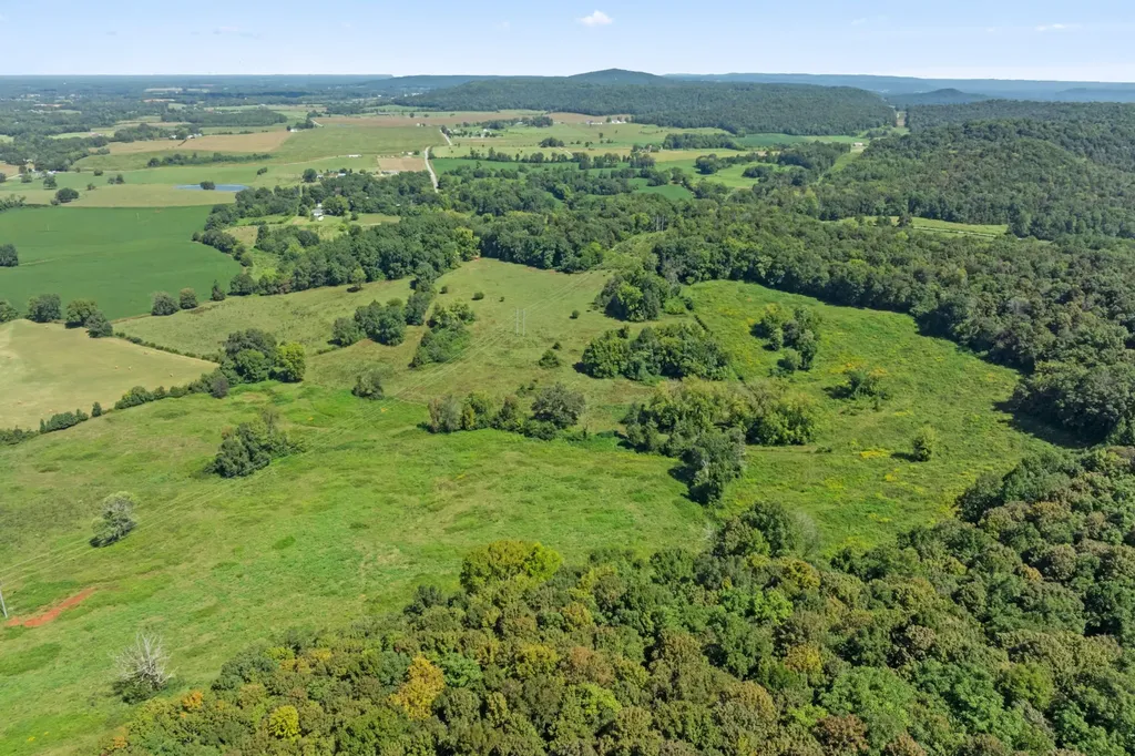 1380 Conrad Templeton Road Quebeck TN 38579