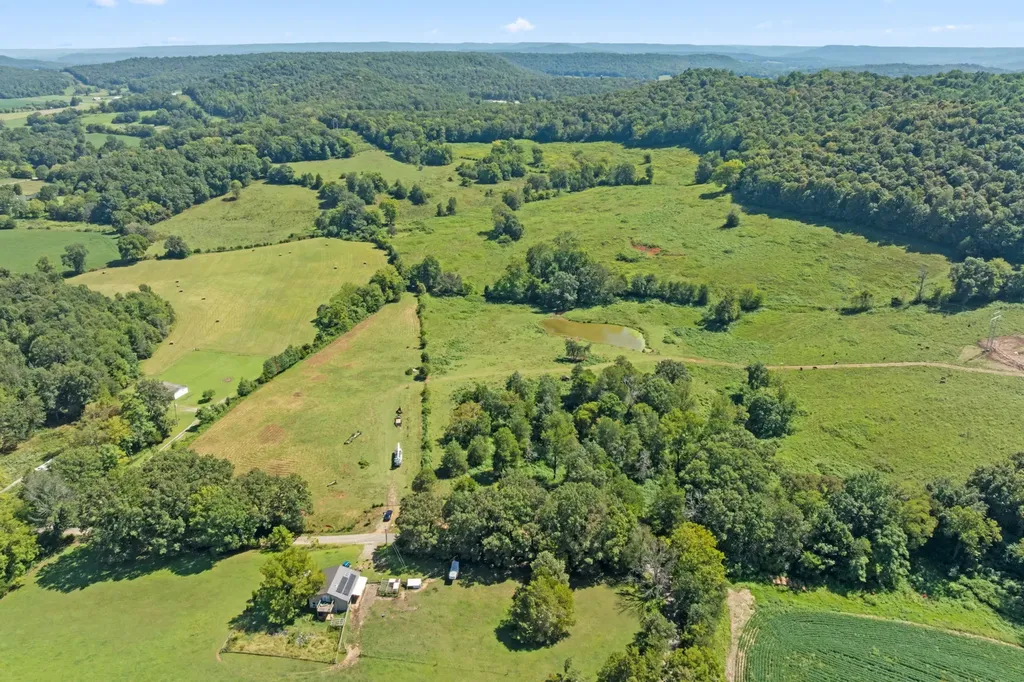 1380 Conrad Templeton Road Quebeck TN 38579