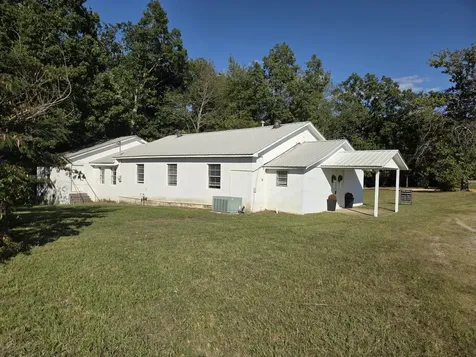 1540 Linden Highway Hohenwald TN 38462