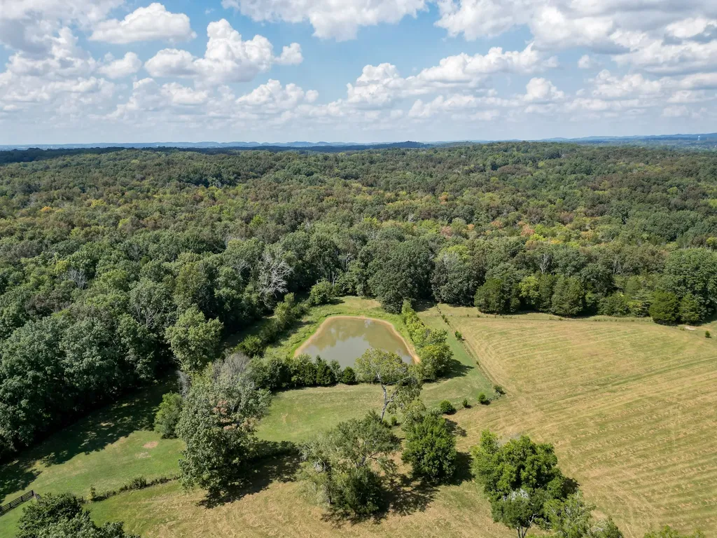 5010 John Lee Johnson Road Columbia TN 38401