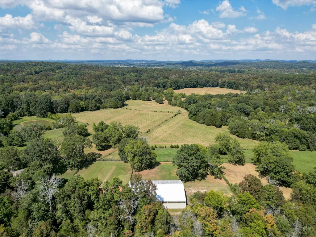 5010 John Lee Johnson Road Columbia TN 38401